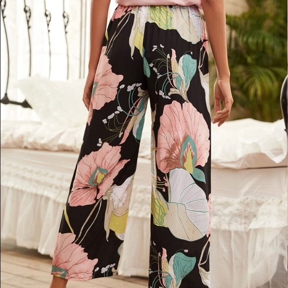 Other - SOLD‼️‼️Gorgeous Floral w Black Background PJ Bottoms with Pale Pink Satin Bow …